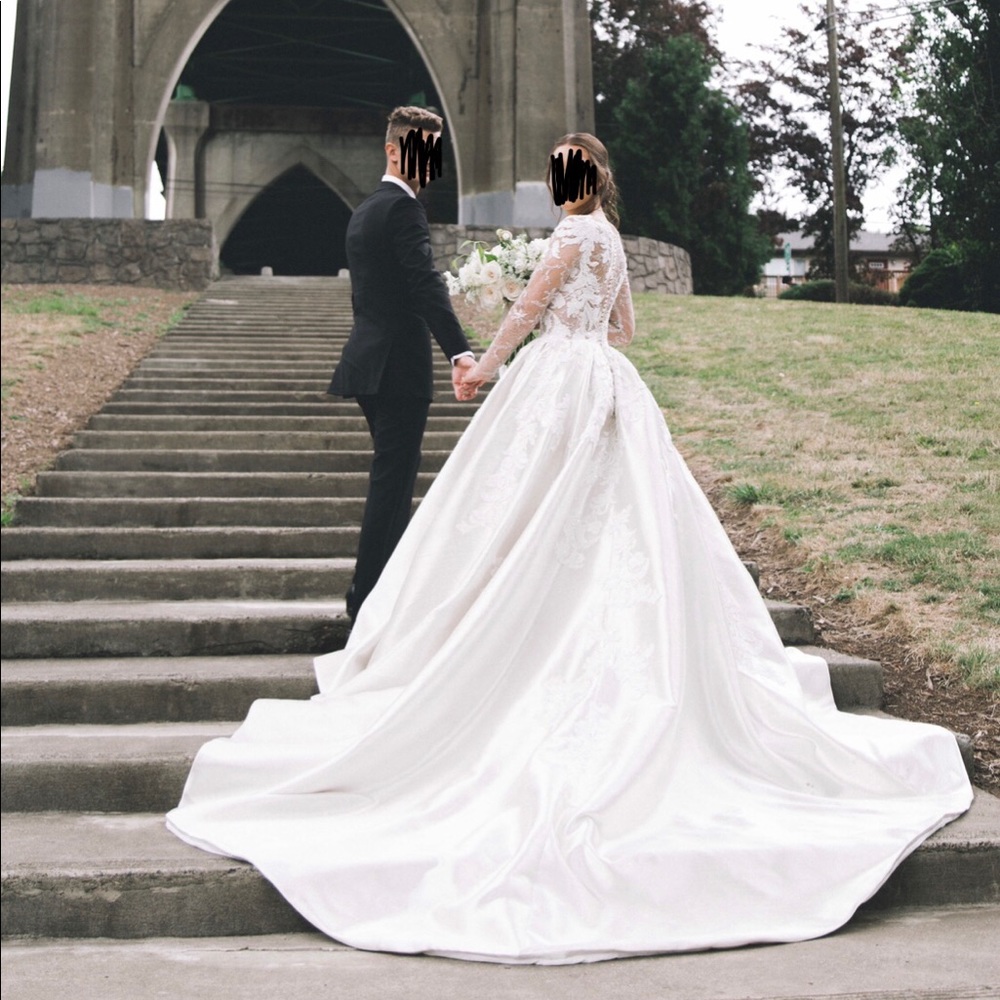 Wedding dress